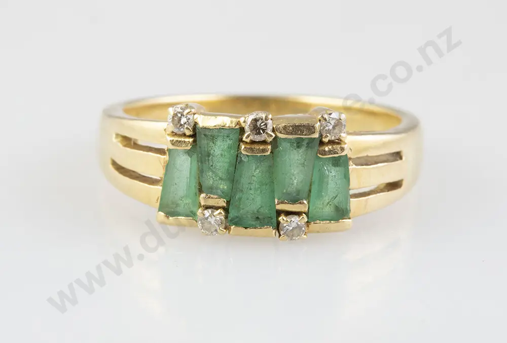 18ct Five Stone Emerald Band Ring Image 1++