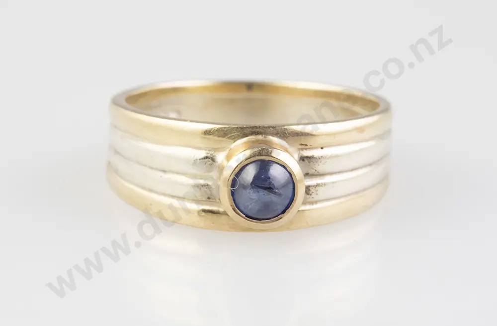9ct Single Cabochon Sapphire Band Ring Image 1++