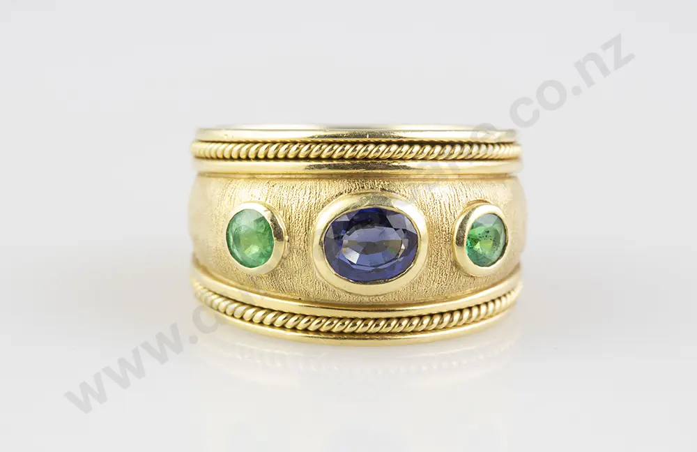 18ct Three Stone Sapphire & Emerald Band Ring Image 1++
