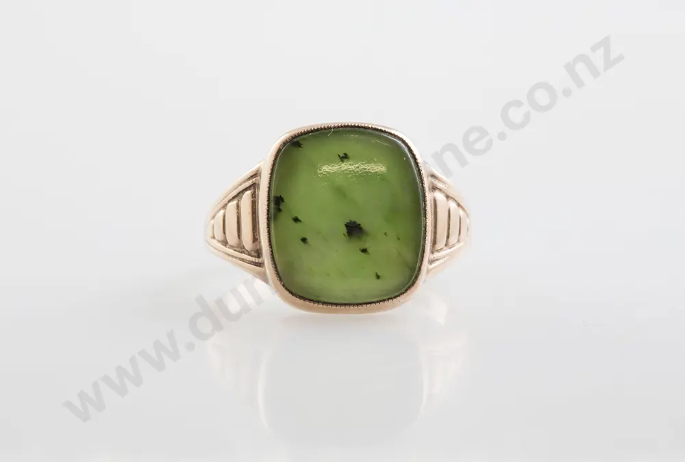9ct Gents Single Greenstone Panel Ring Image 1++
