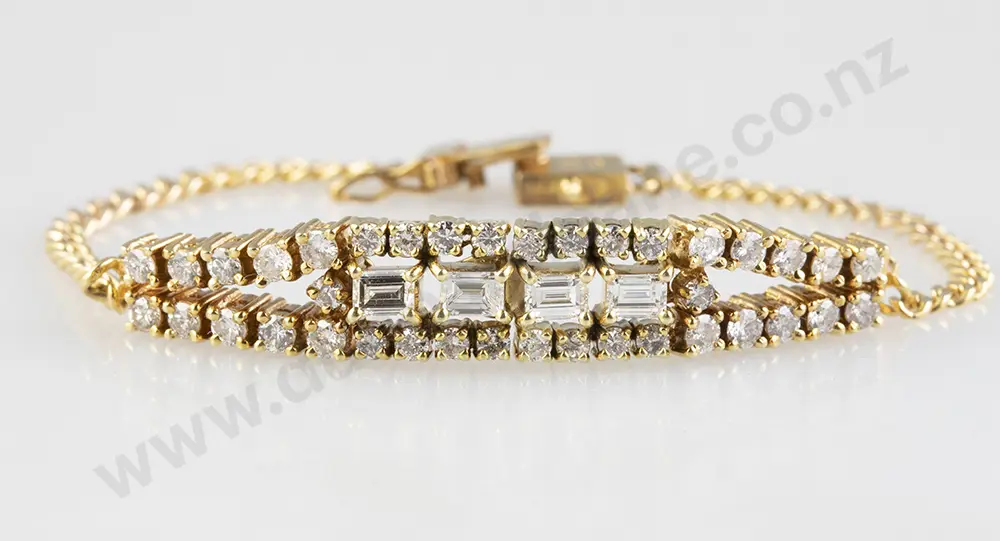 14ct 32stone Diamond Bracelet Image 1++