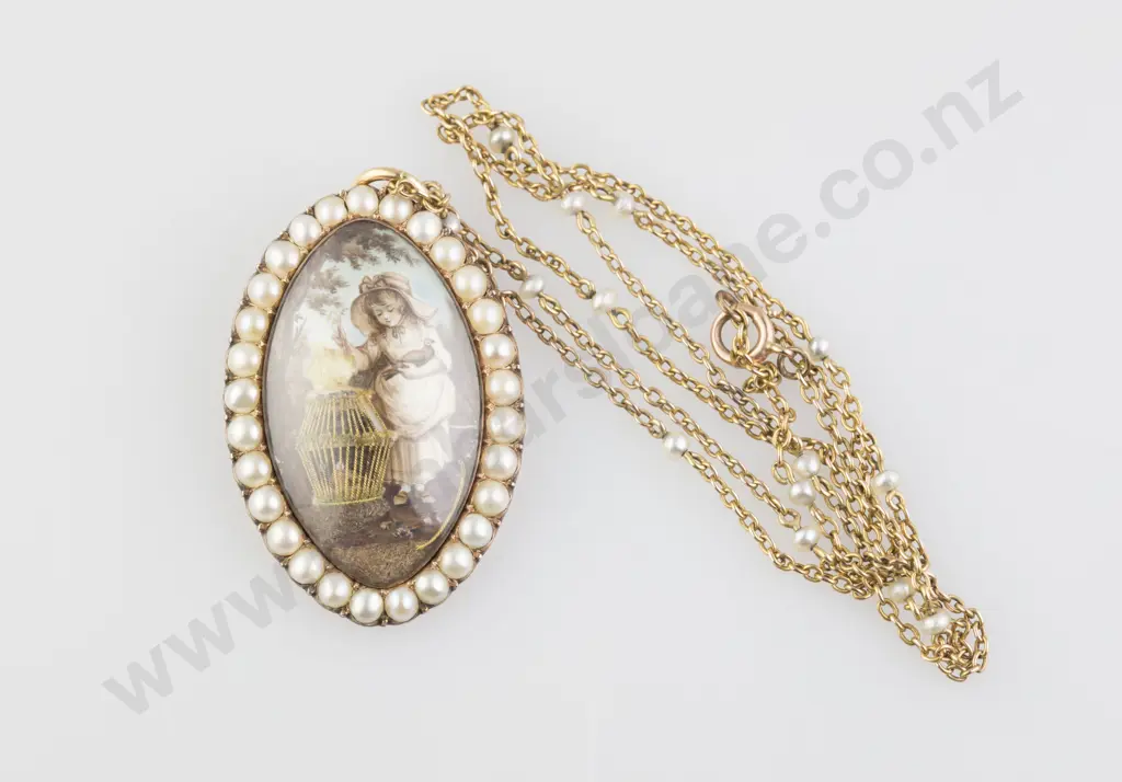 Georgian Gold Memorial Portrait Pendant Image 1++