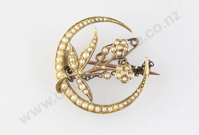 Edwardian 15ct Floral Crescent Brooch Image 1++
