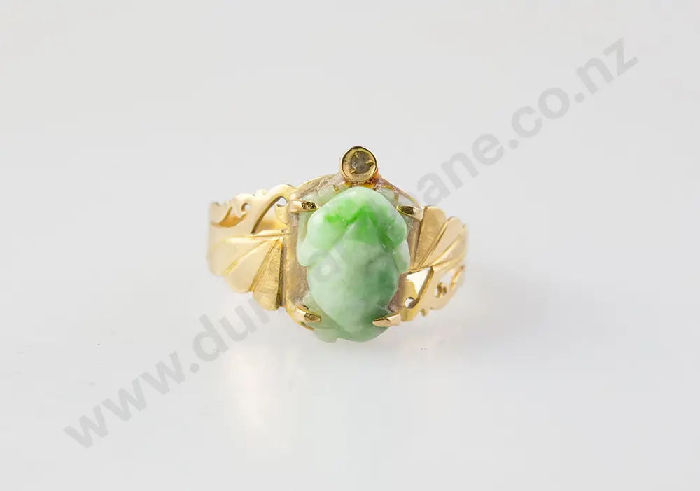 18ct Jade Ring Image 1++