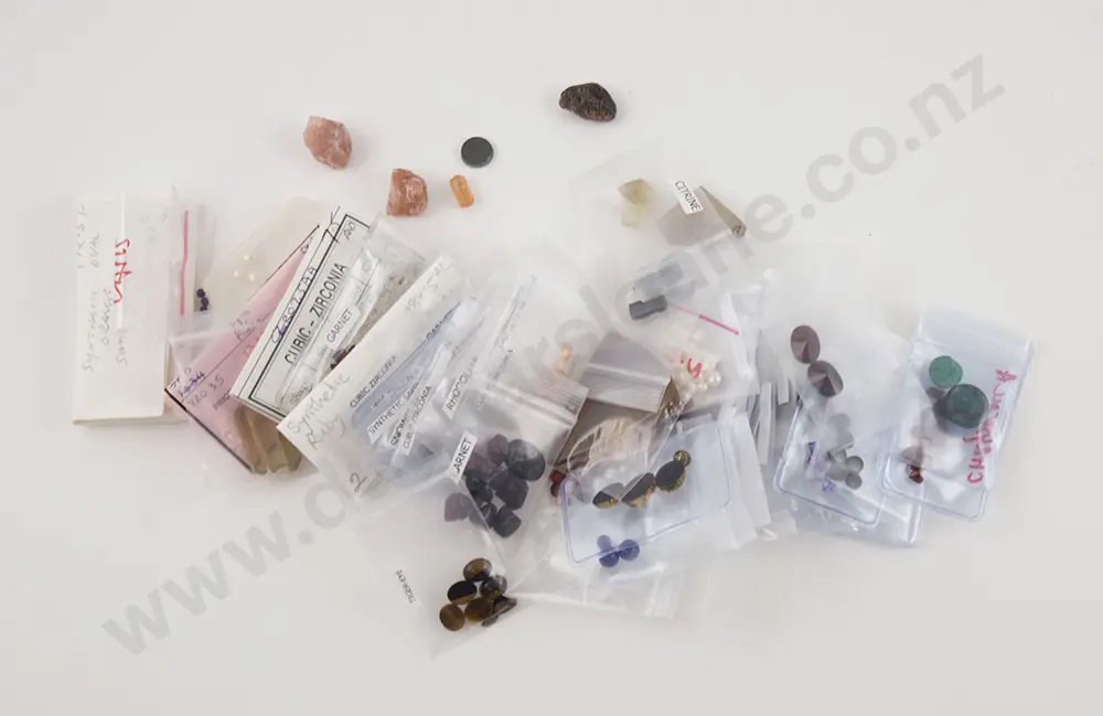 Collection Unmounted Gemstones Image 1++