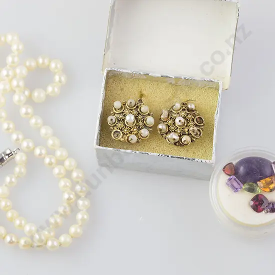 Single Strand Cultured Pearl Necklace with pearl cluster earrings and small qty loose gem stones