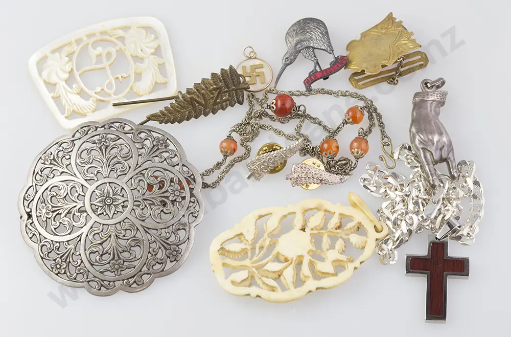 9ct Shield Fob with various jewellery Image 1++