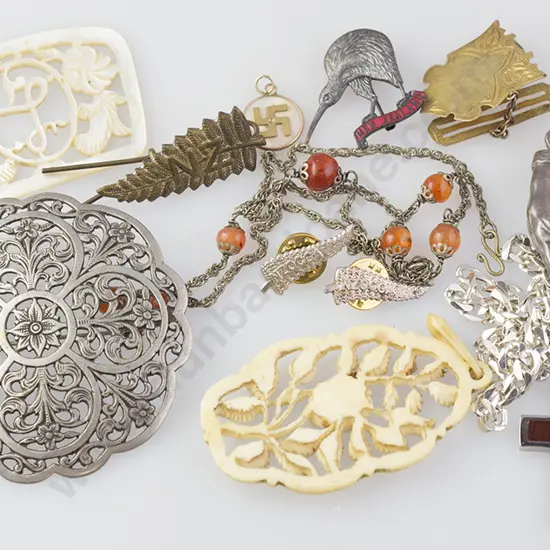9ct Shield Fob with various jewellery