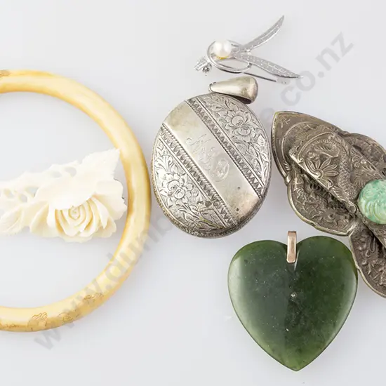 Victorian S/S Photo Locket with greenstone heart pendant