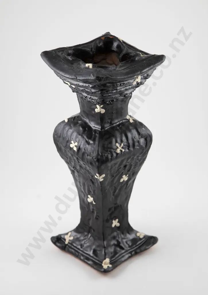 Richard Parker Black & White Vase Image 1++