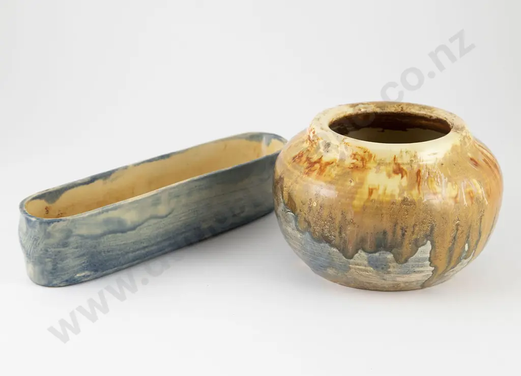 Briar Gardner Flower Vase and Trough (2) Image 1++