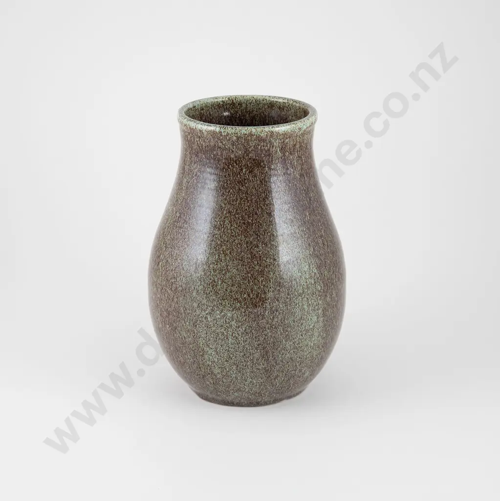 Olive Jones Vase Image 1++
