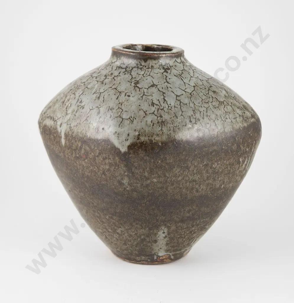 Len Castle Shouldered Vase Image 1++