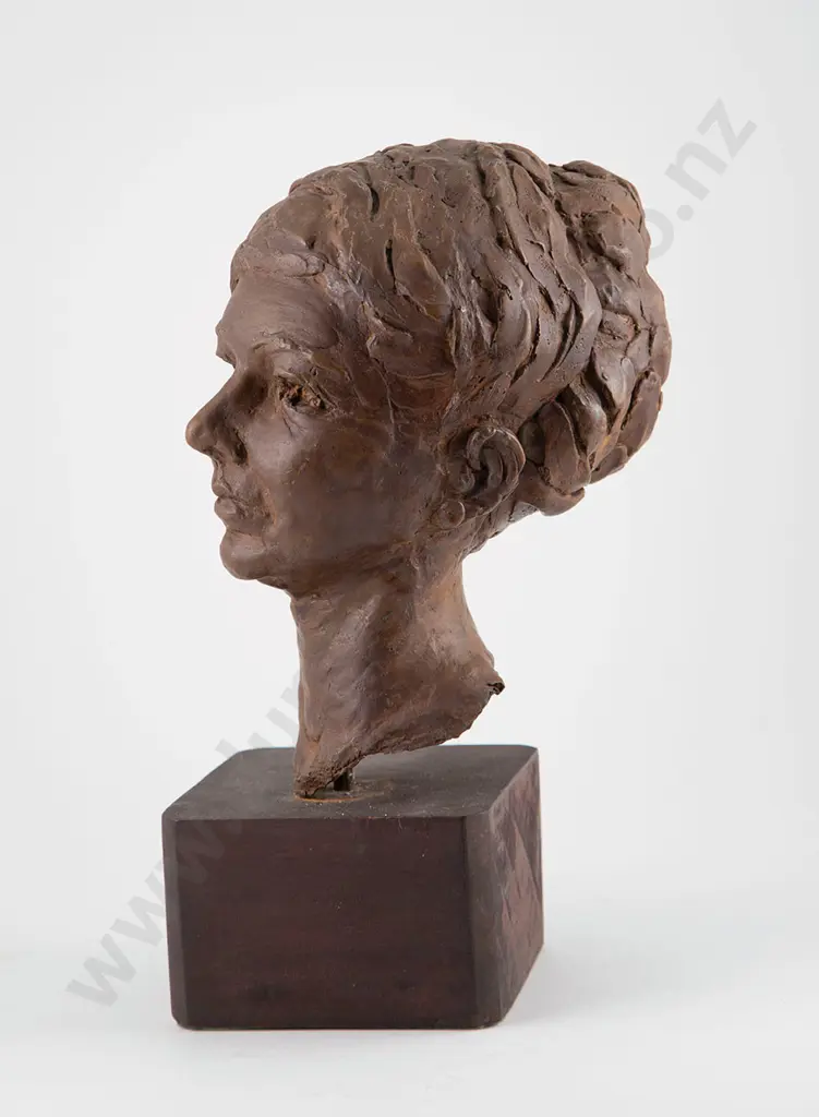 Lorna Ellis Ceramic Bust Image 1++
