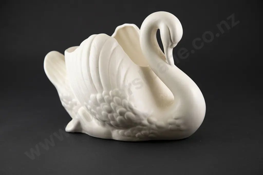 Large Crown Lynn Swan Image 1++