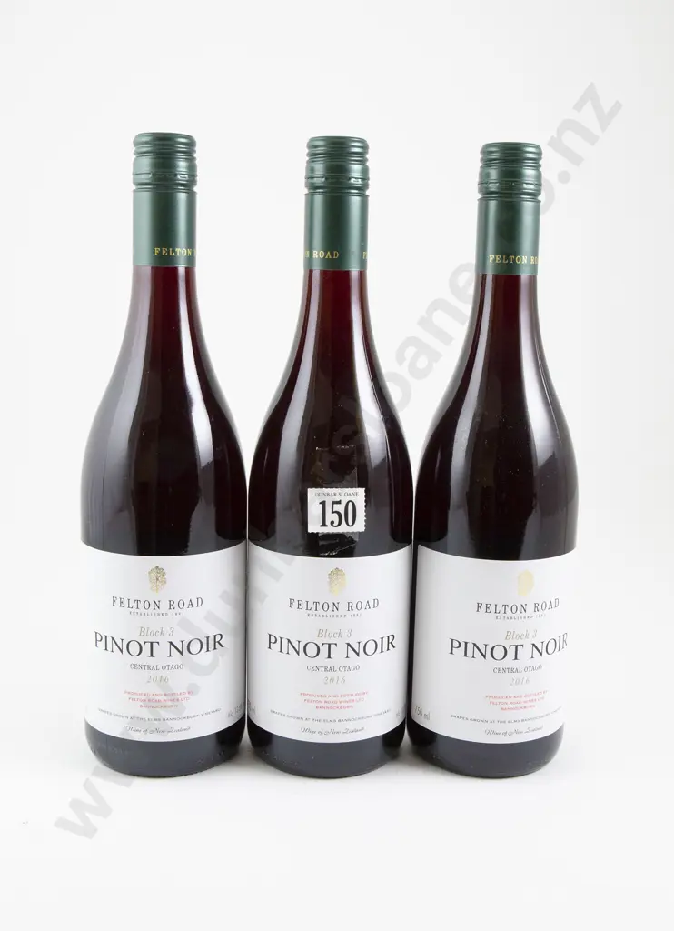 3 bottles Felton Road Block 3 Central Otago Pinot Noir 2016 Image 1++