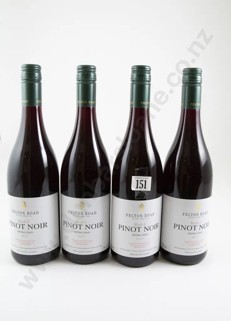 4 bottles Felton Road Block 3 Central Otago Pinot Noir 2017 Image 1++