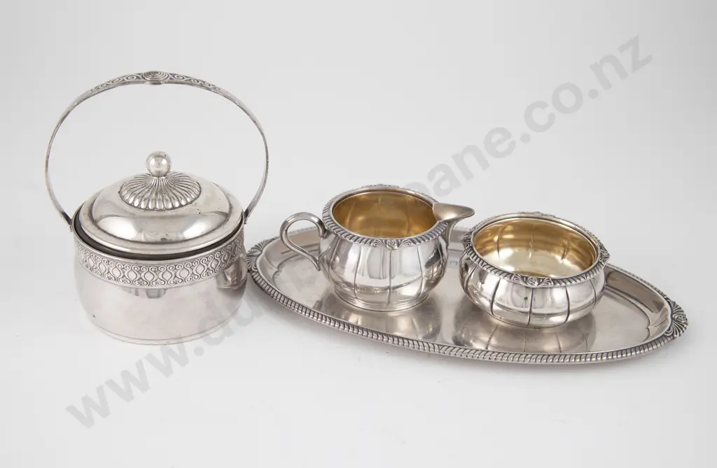 WMF S/P Sugar & Cream Set On Stand Image 1++