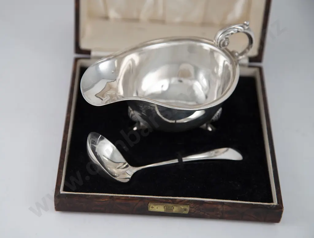 Cased Geo VI S/S Gravy Boat & Spoon Image 1++