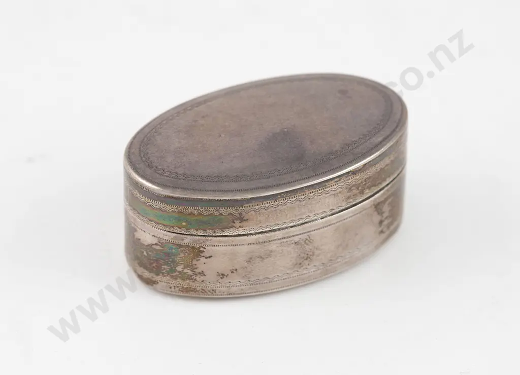 Geo III Nutmeg Grater Image 1++