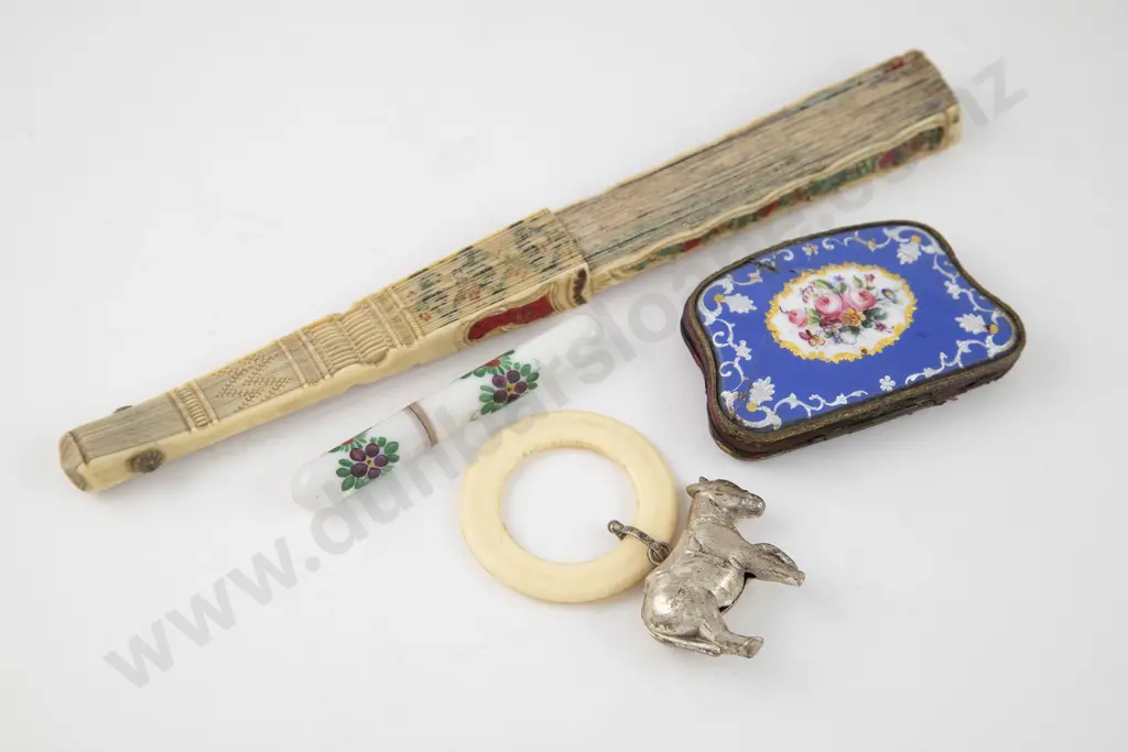C19th Century European Enamel Purse Image 1++