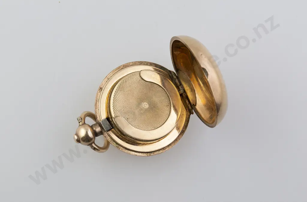 Gold Plated Circular Sovereign Holder Image 1++