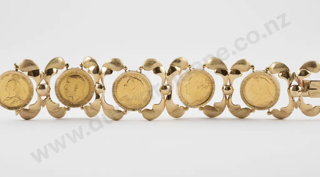 18ct Mounted Five Sovereign Bracelet Image 1++