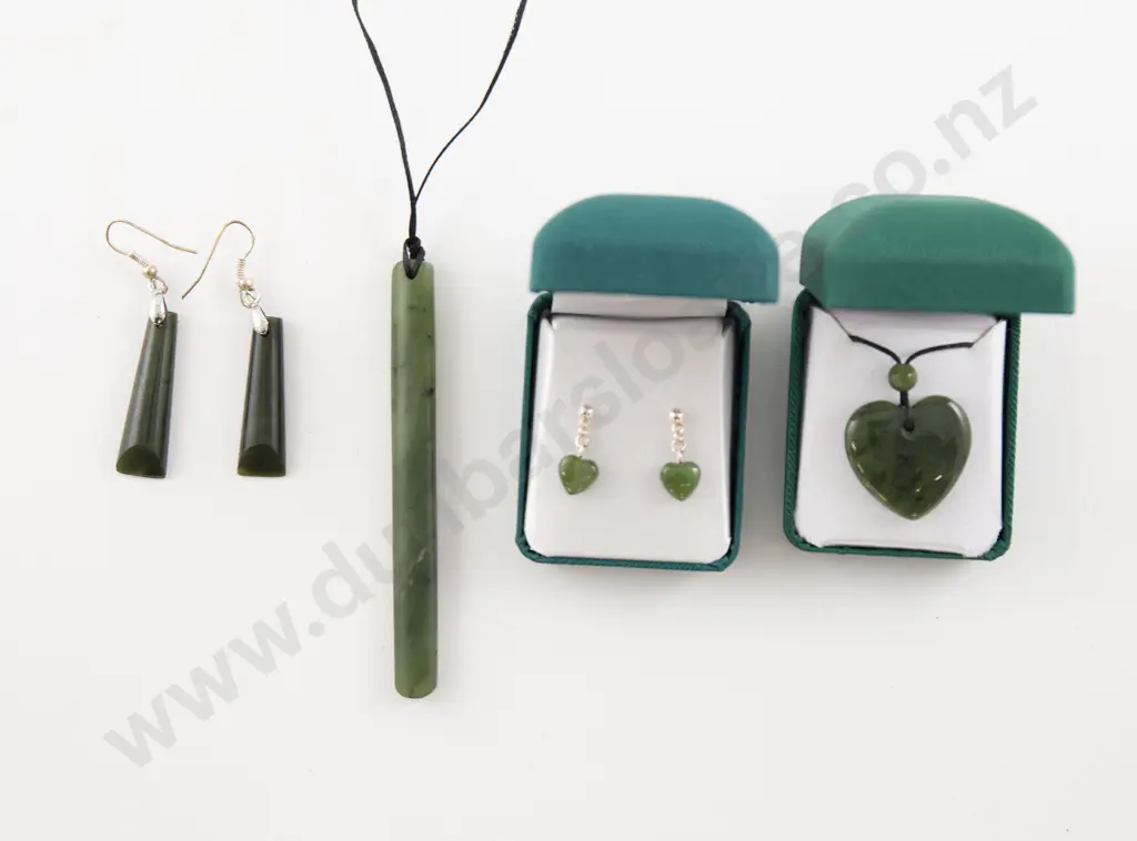Greenstone Drop Pendant with pair drop pendant earrings Image 1++