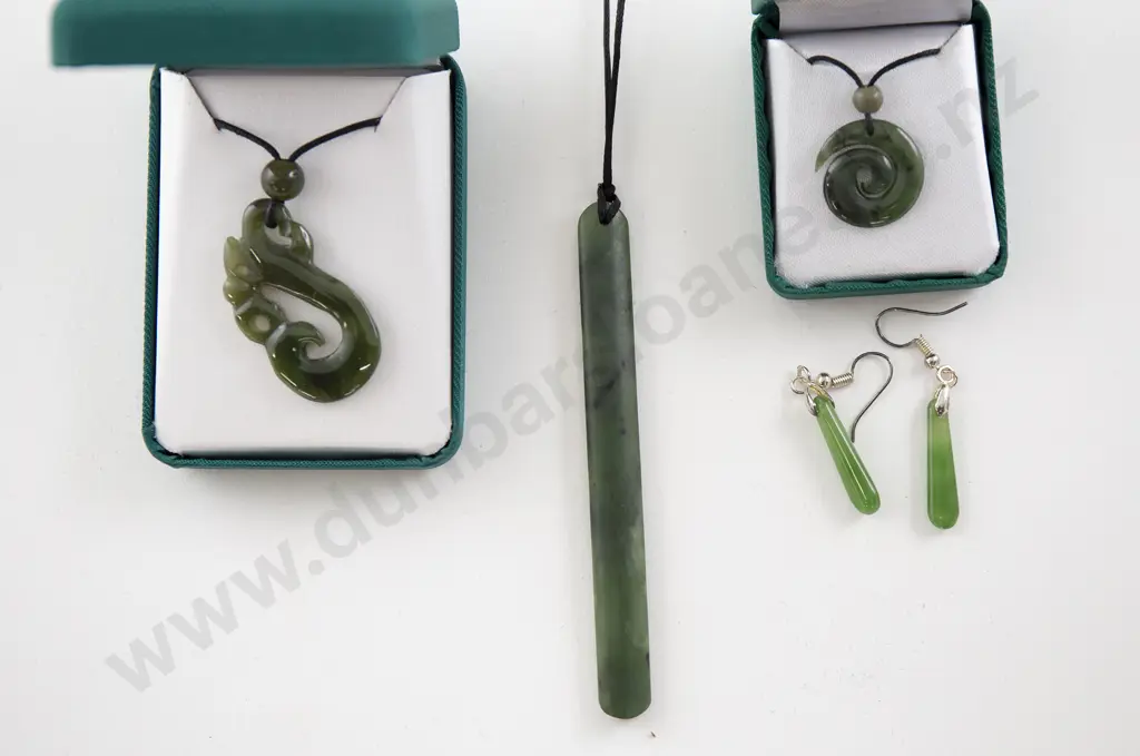 Greenstone Drop Pendant wit pair drop pendant earrings Image 1++