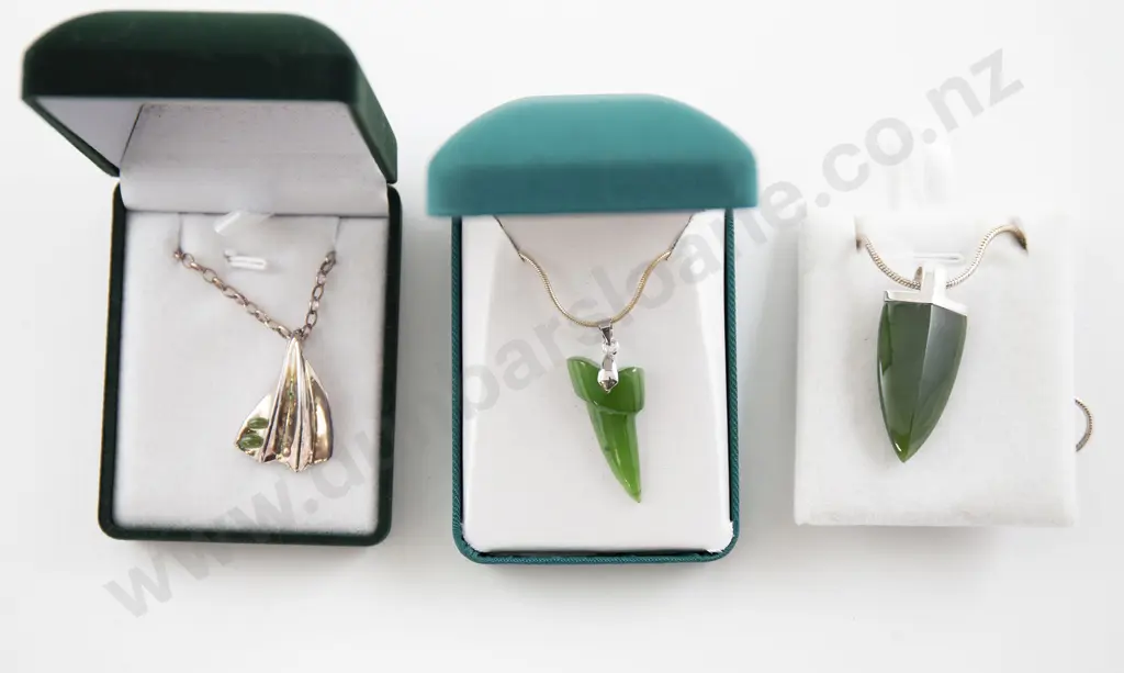 Three Greenstone S/S Mounted Pendants Image 1++
