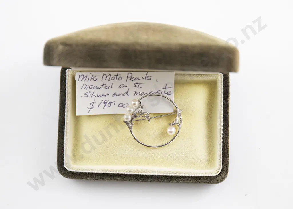 Vintage Cased Mikimoto Pearl S/S Brooch Image 1++