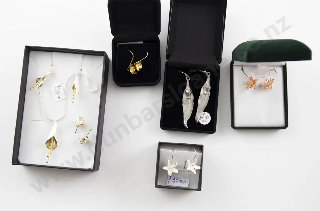Silver Floret Jewellery Image 1++