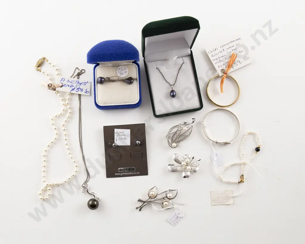 Pearl Jewellery Image 1++