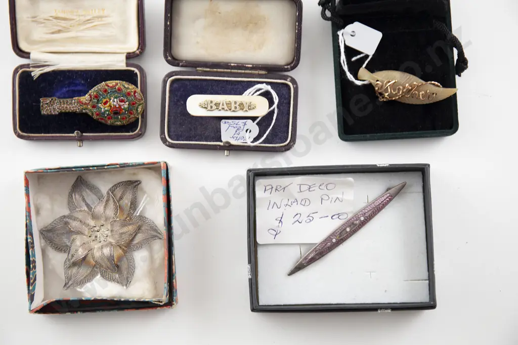 Vintage Jewellery Image 1++