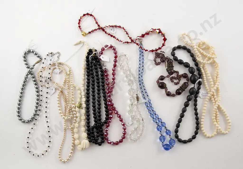 Collection Vintage Bead Necklaces Image 1++