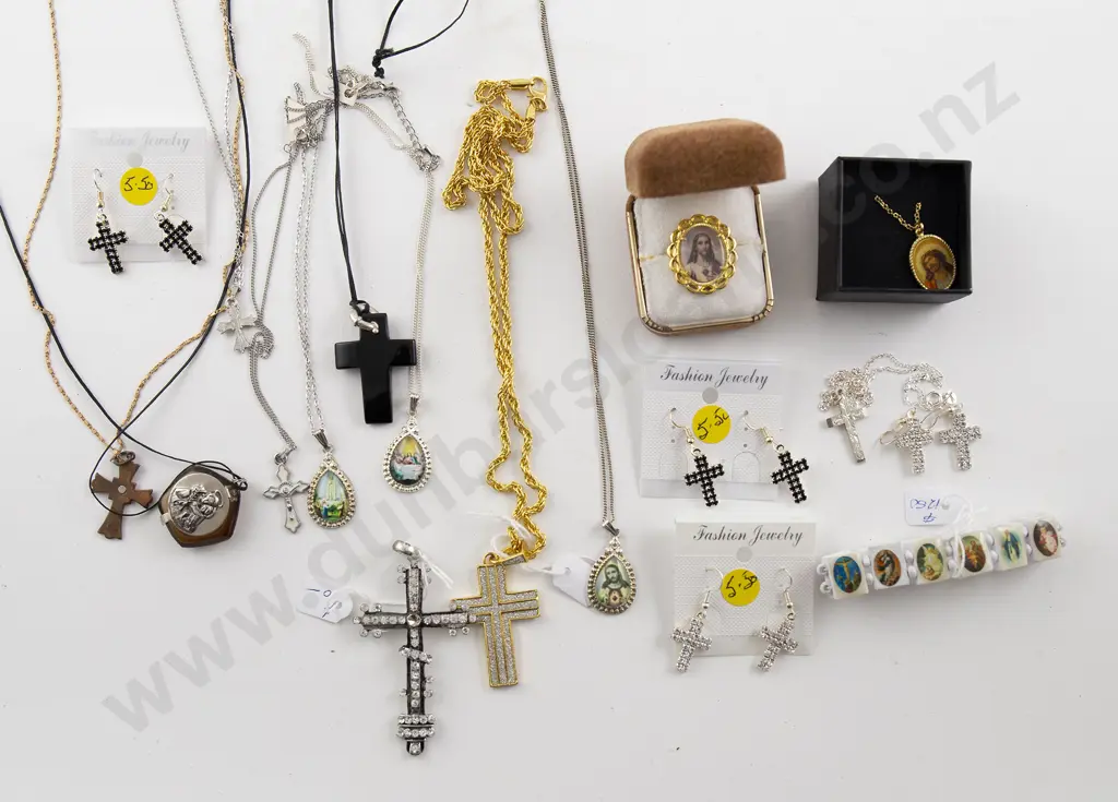Collection of Roman Catholic Religious Jewellery Image 1++