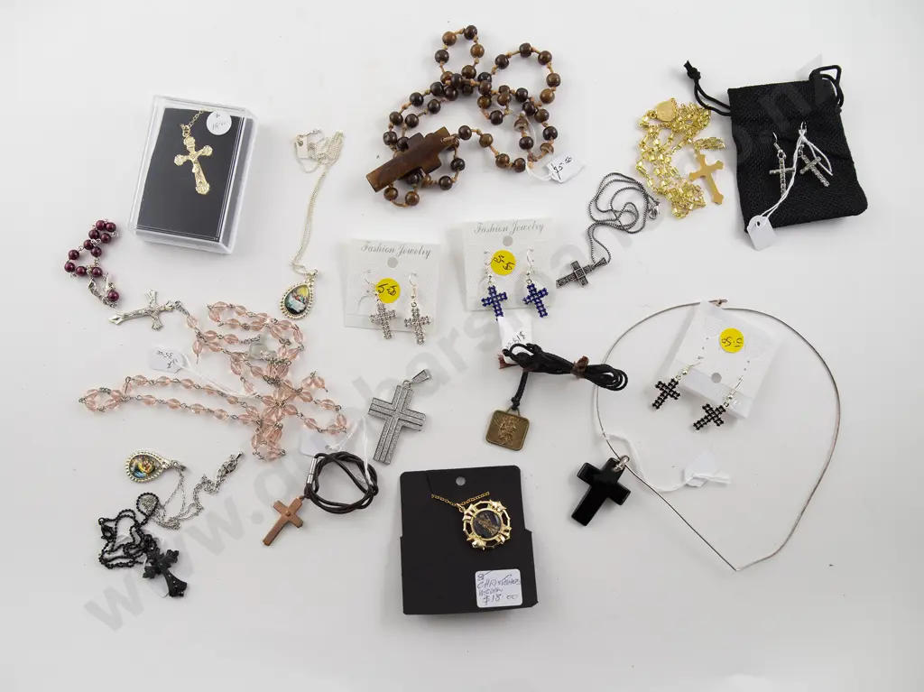 Collection of Roman Catholic Religious Jewellery Image 1++