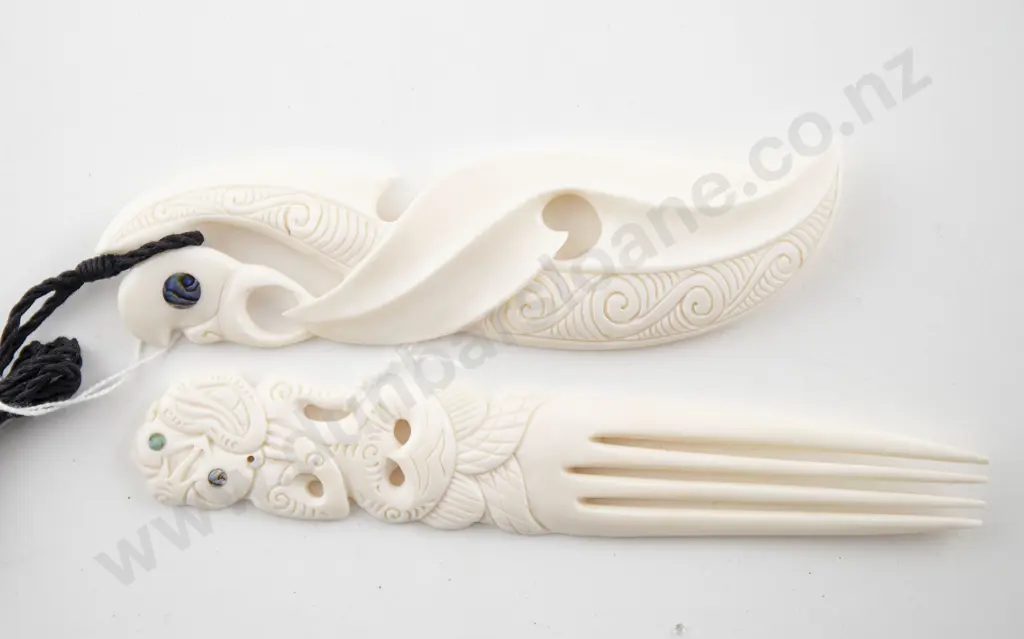 NZ Carved Bone Hair Comb and Pendant Image 1++