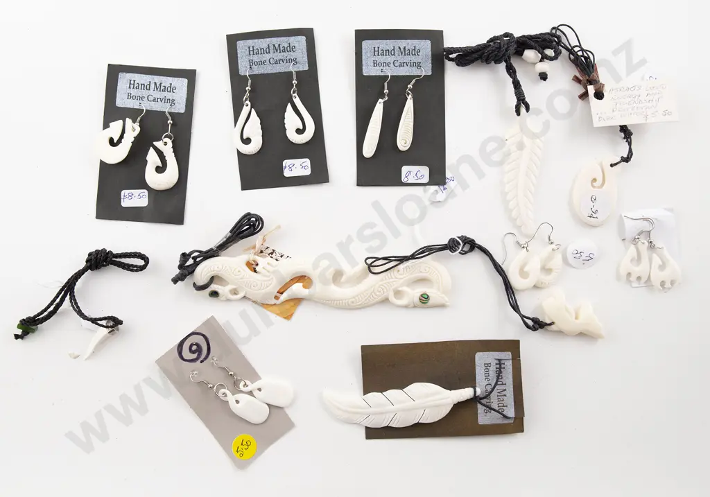 NZ Carved Bone Jewellery Image 1++