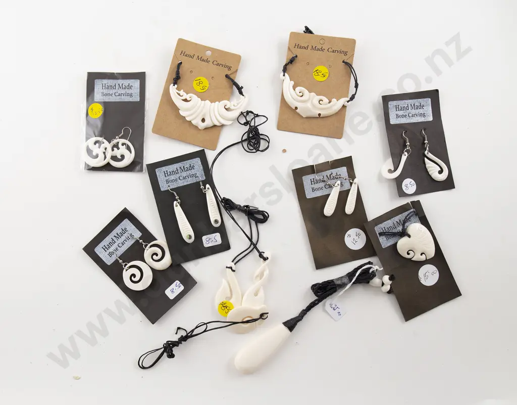 NZ Carved Bone Jewellery Image 1++