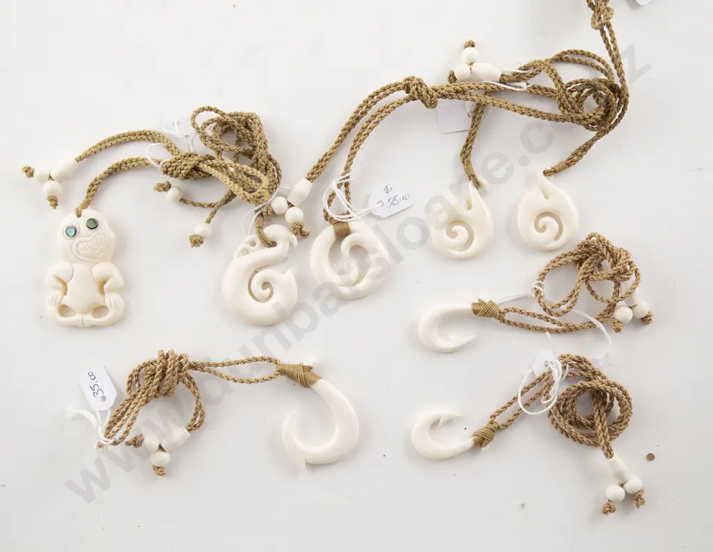 NZ Carved Bone Jewellery Image 1++