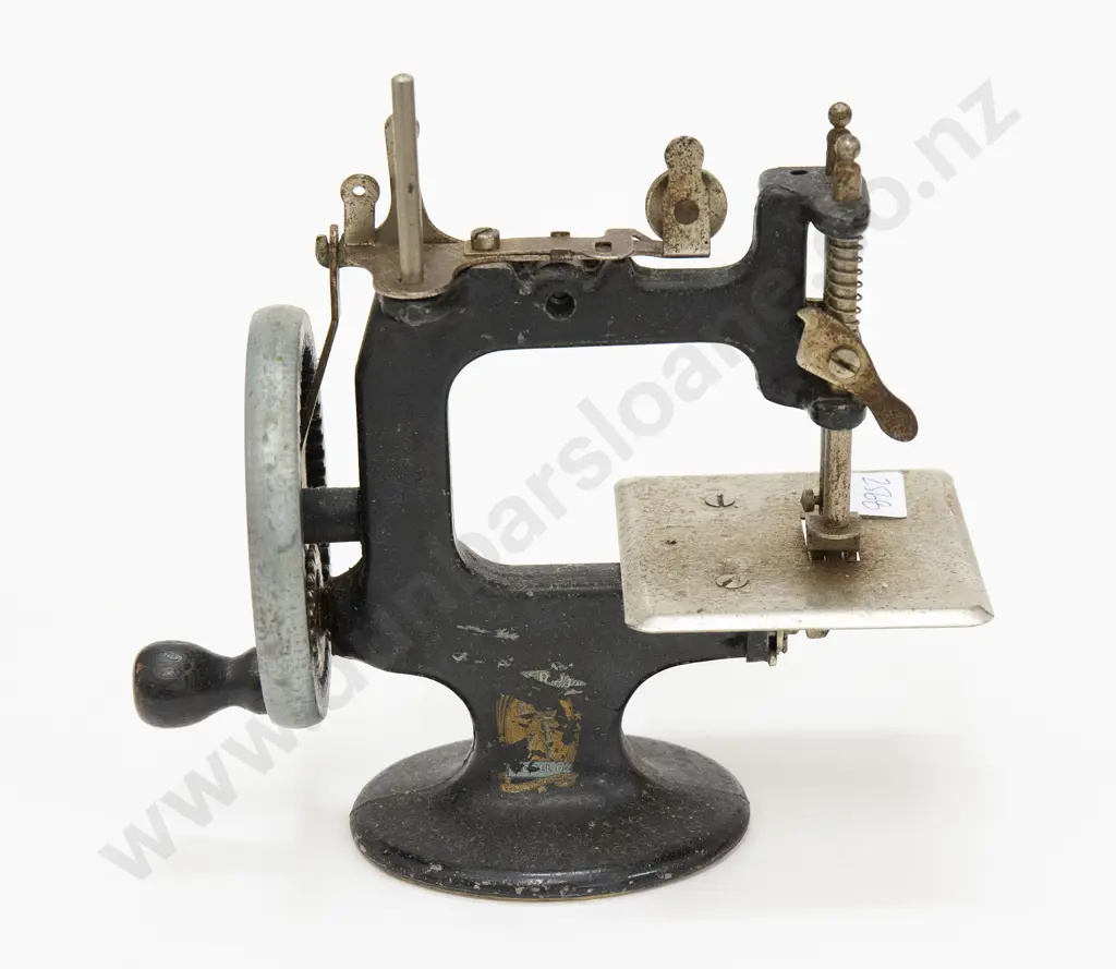 Child's Vintage Sewing Machine Image 1++