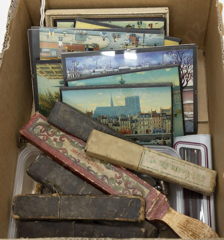 Quantity of Assorted Image 1++