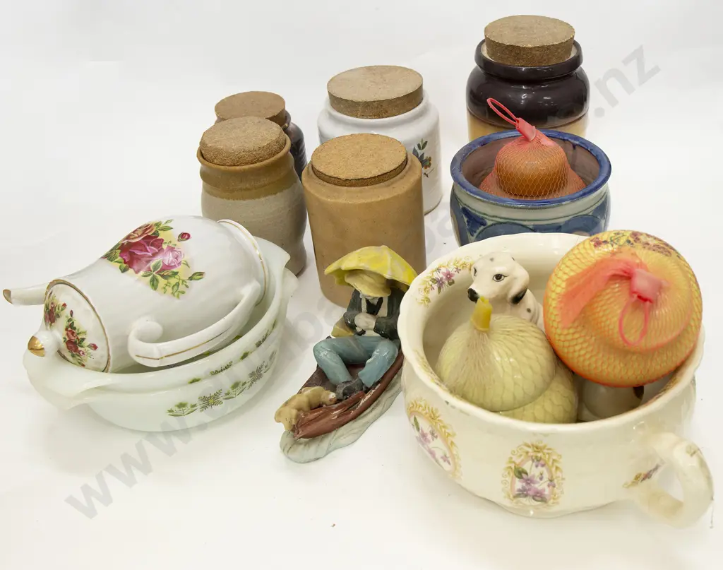 Quantity of China and Ceramics Image 1++