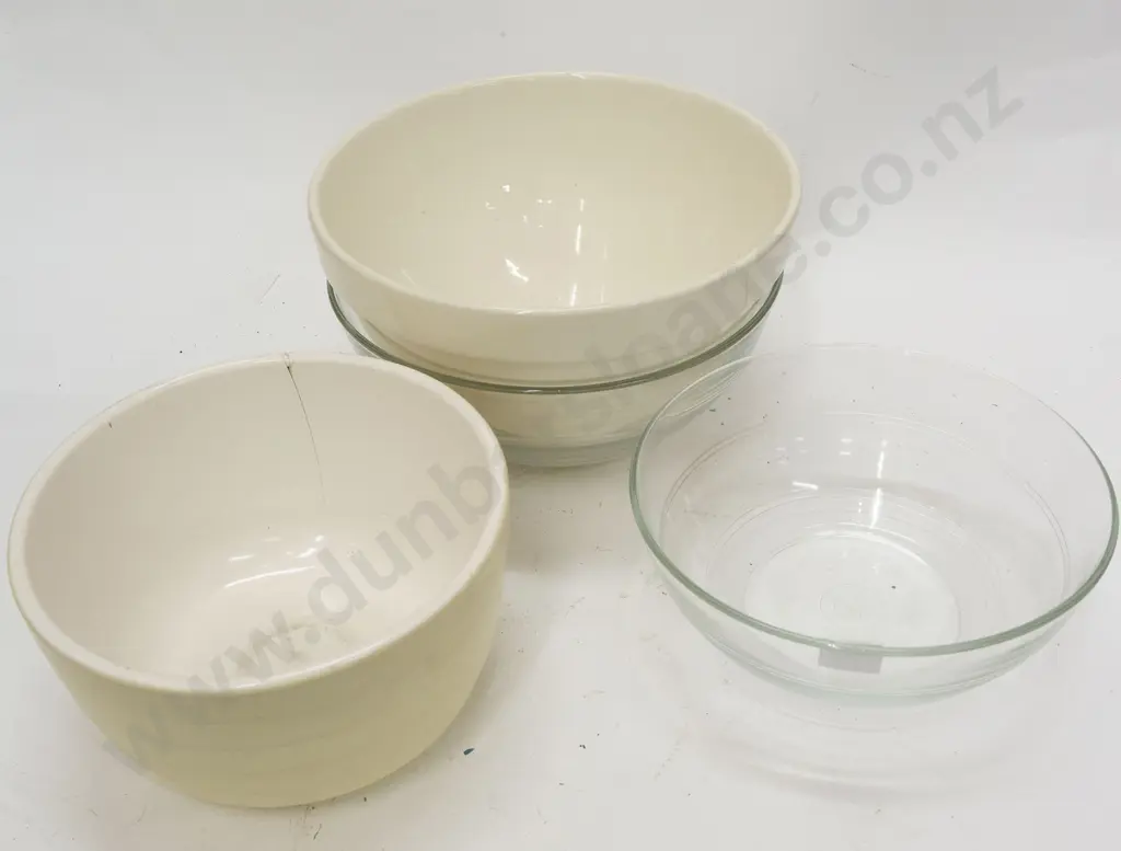 Quantity of Mixing Bowls (one a/f) Image 1++