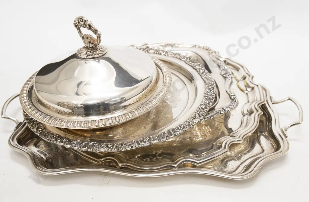 Quantity of S/P Trays with Small Entree Dish Image 1++