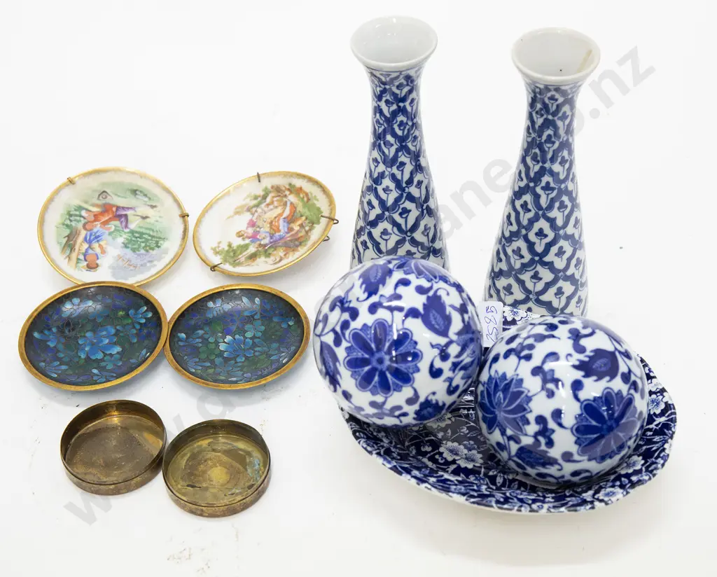 Small Quantity of Blue and White China and Cloisonne Image 1++