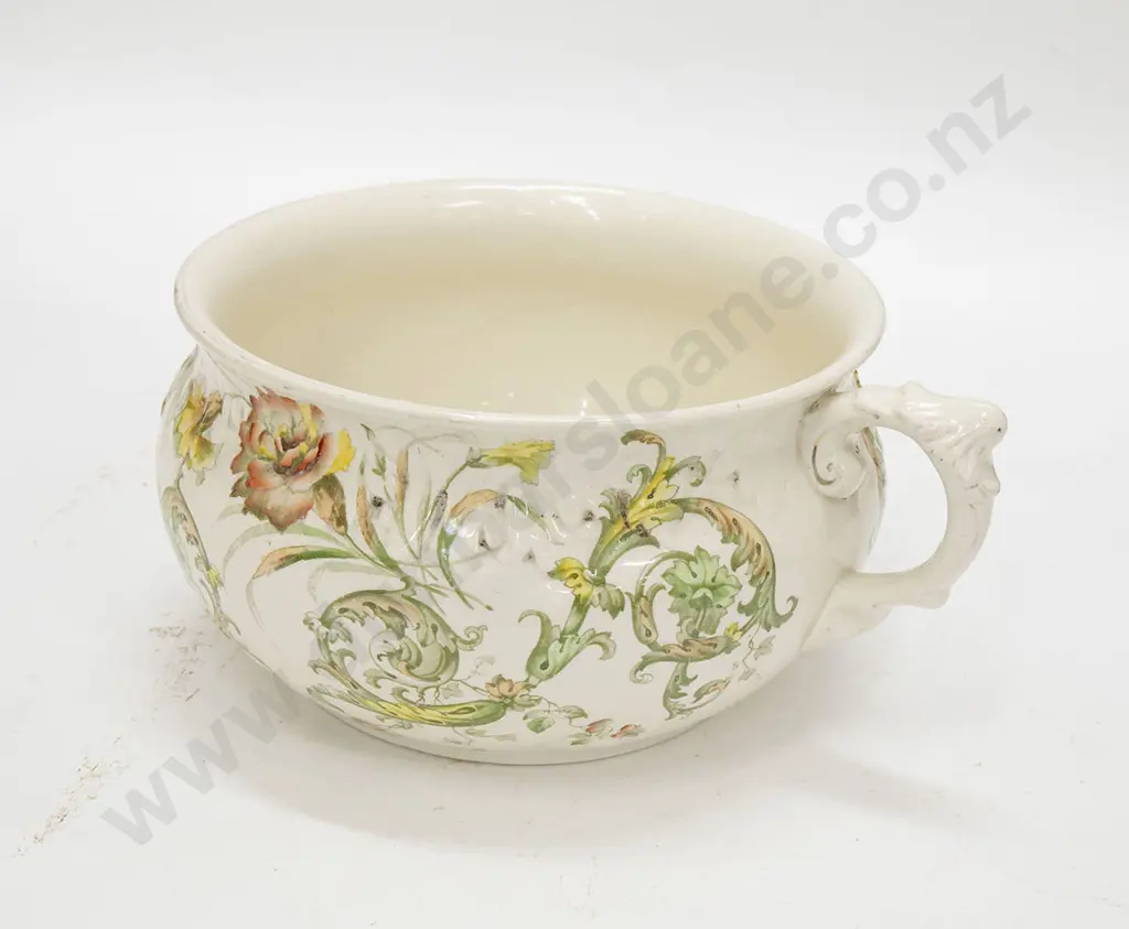 Late Victorian Chamber Pot Image 1++