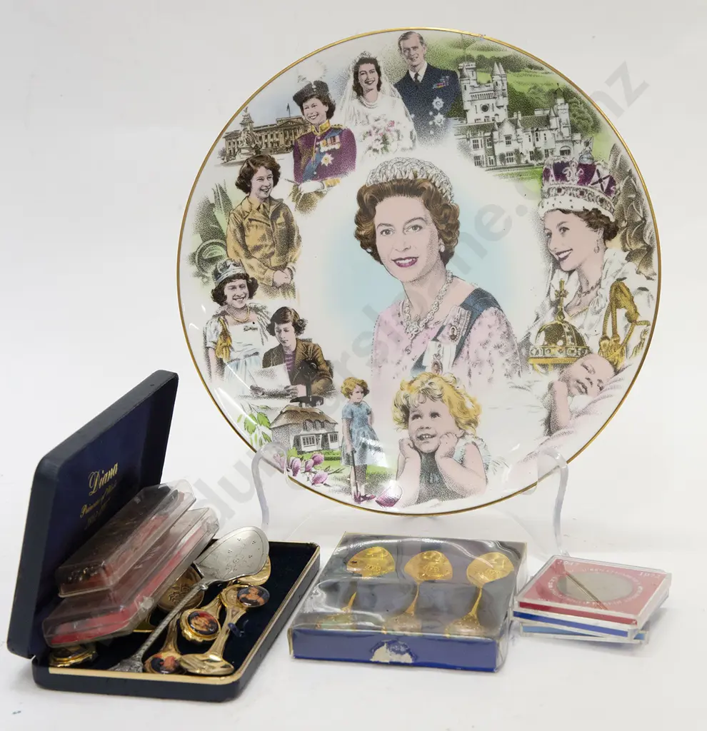 Royal Commemorative Plate Image 1++