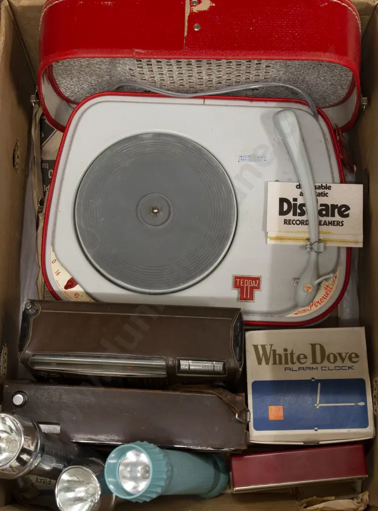 Vintage Record Player Image 1++